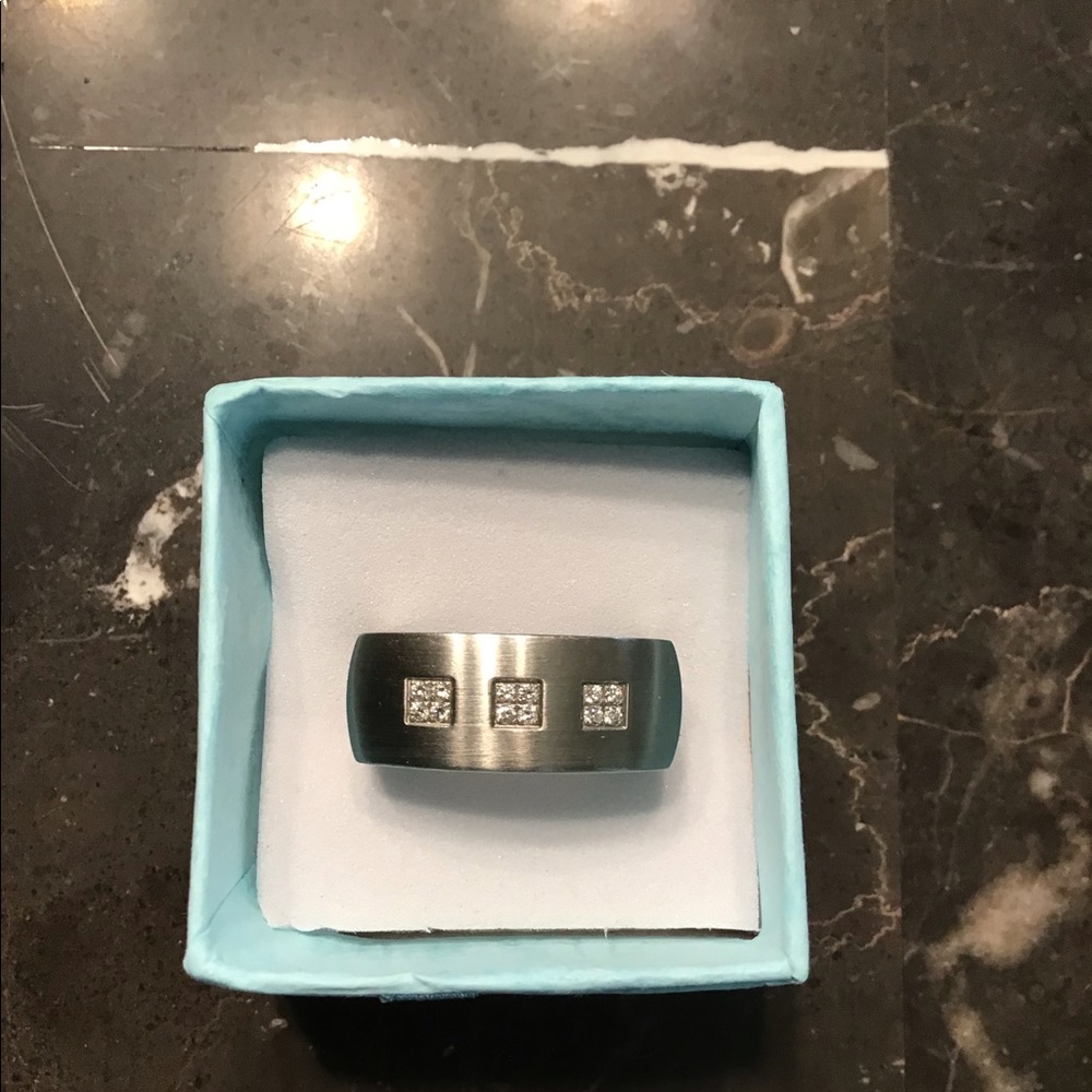 TeNo Stainless Ring w/pavé diamonds 5.25